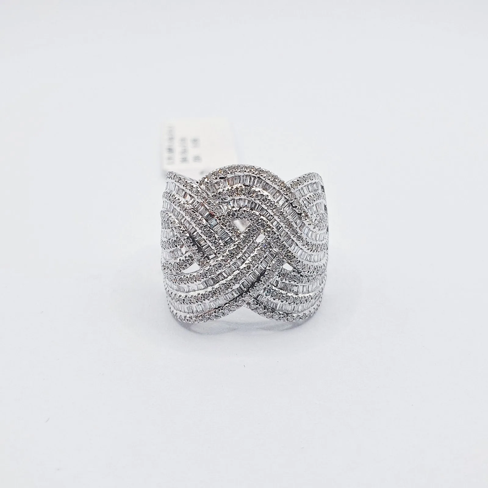 Stunning 1.44ctw Interlaced Diamond Ring in 14K Gold - Exquisite Crafted Elegance