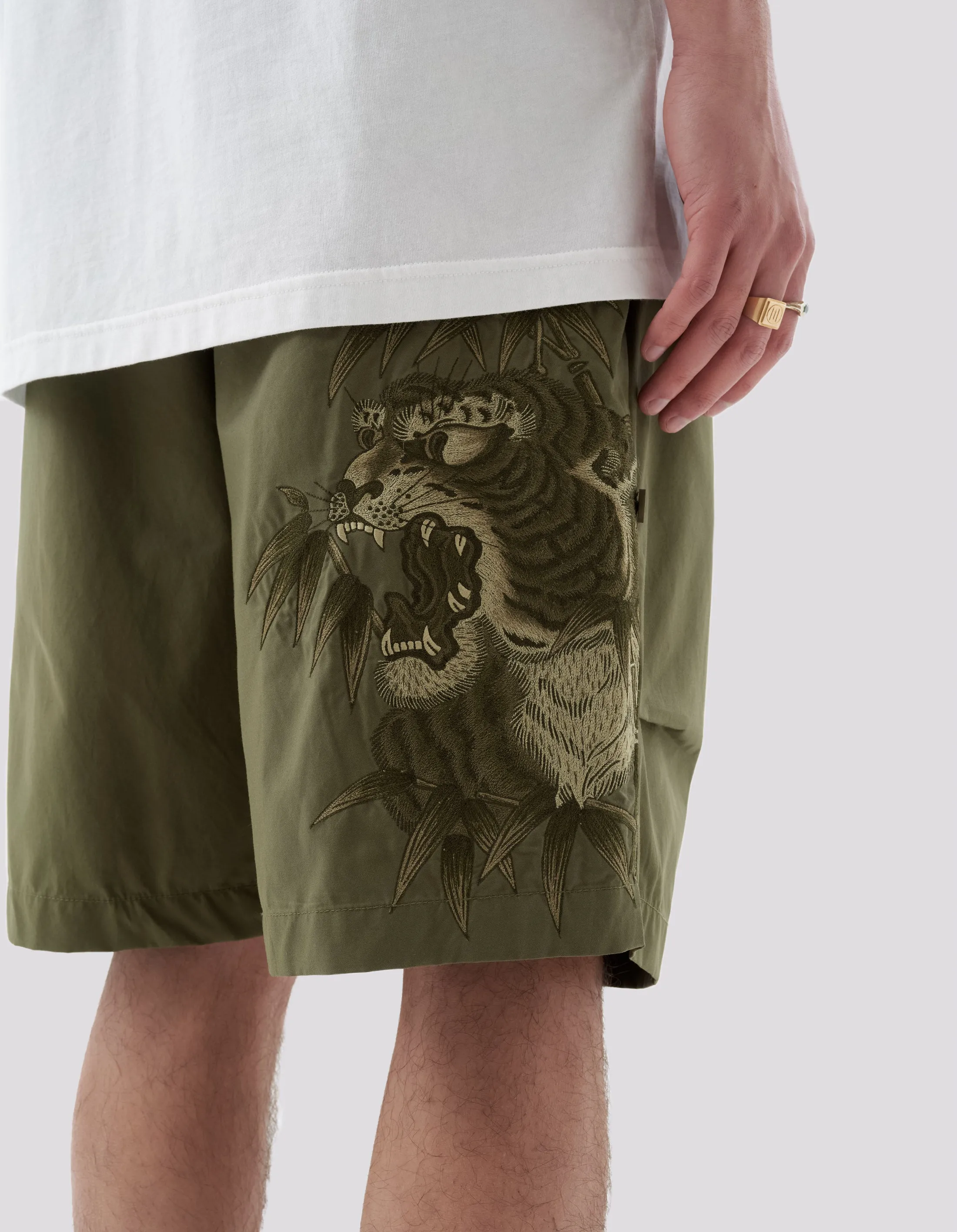 5099 Maha Tiger Loose Snoshorts Olive OG-107F