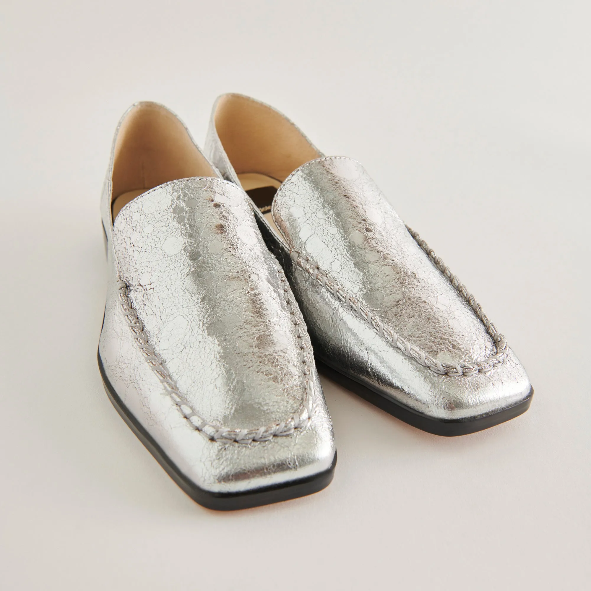 BENY FLATS SILVER DISTRESSED LEATHER