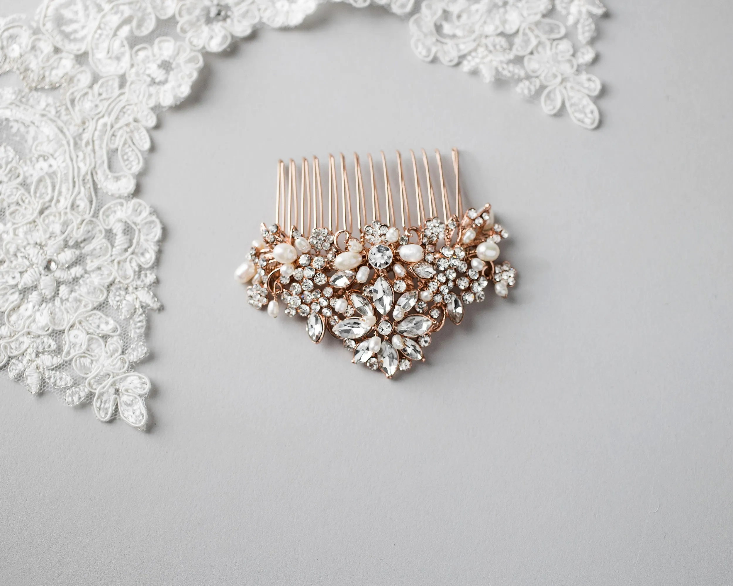 Elegant Bridal Comb with Freshwater Pearls