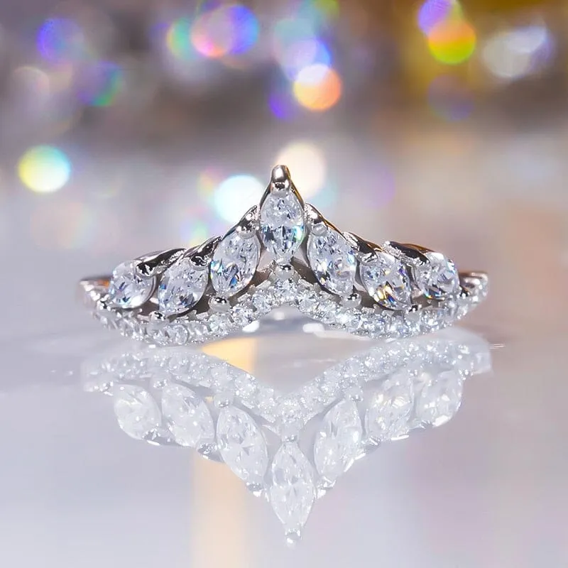 Elegant Crown Shaped Moissanite Diamond Ring