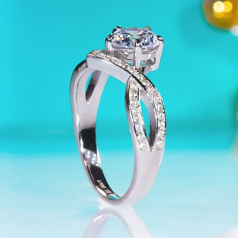 Elegant Crown Shaped Moissanite Diamond Ring