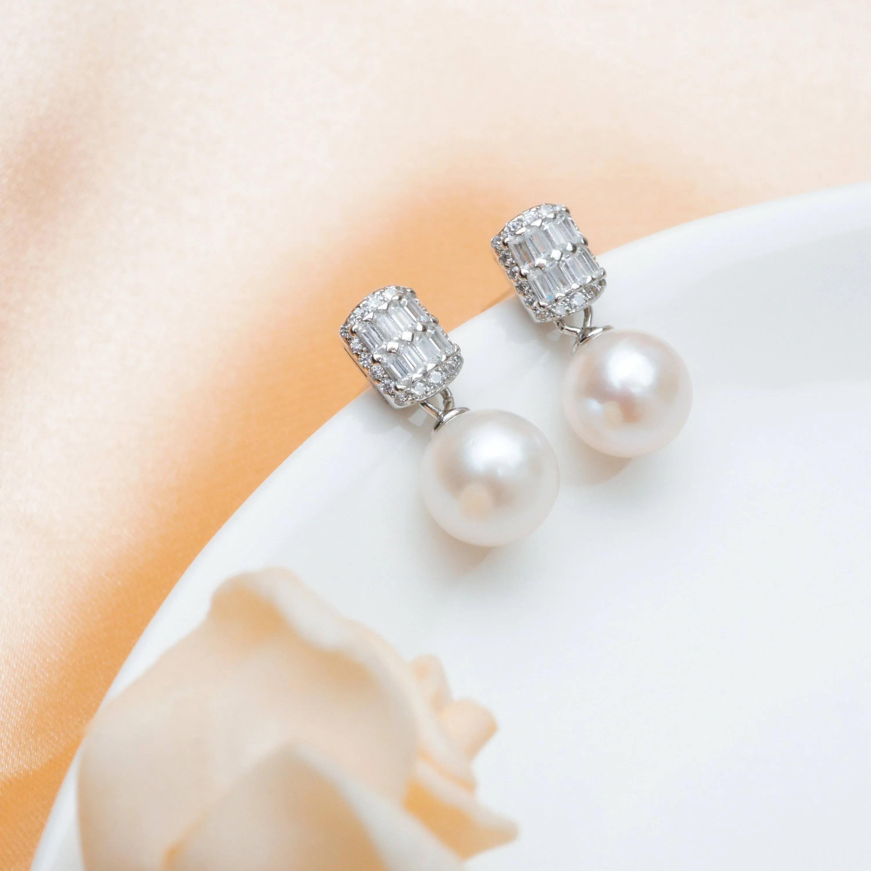 Elegant Freshwater Pearl Earrings WE00066