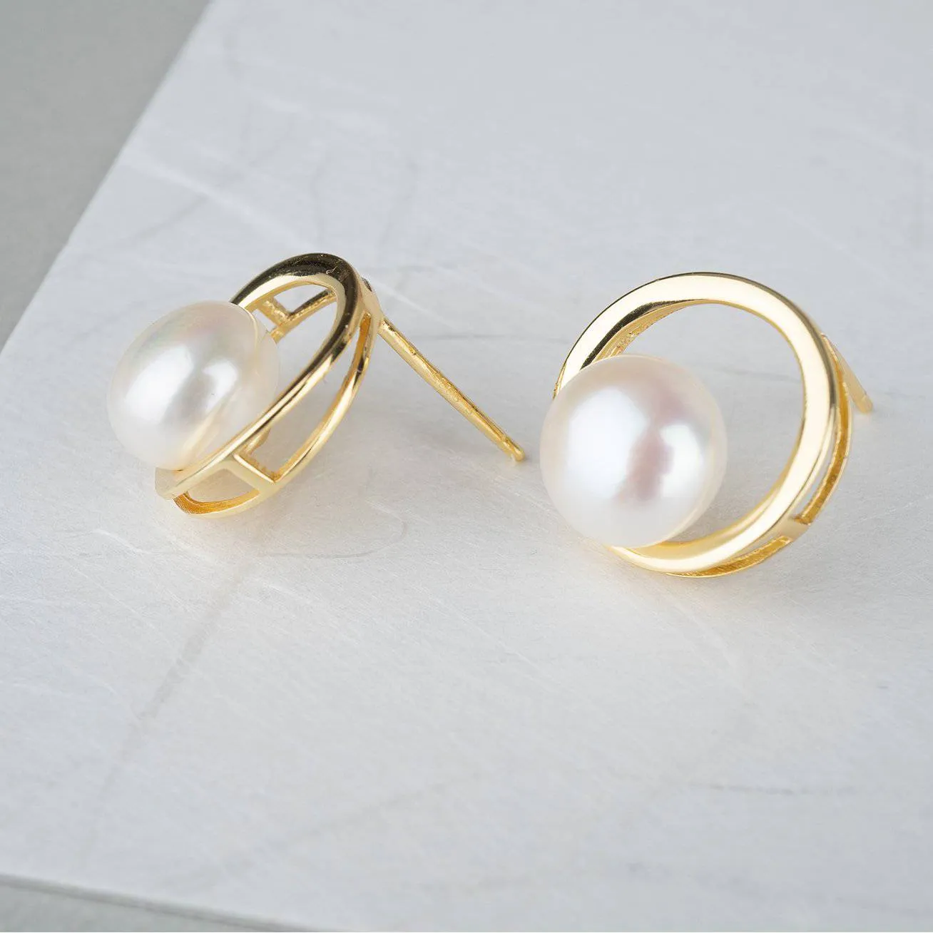 Elegant Freshwater Pearl Earrings WE00109