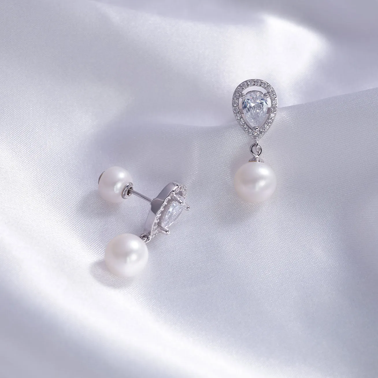 Elegant Freshwater Pearl Earrings WE00130