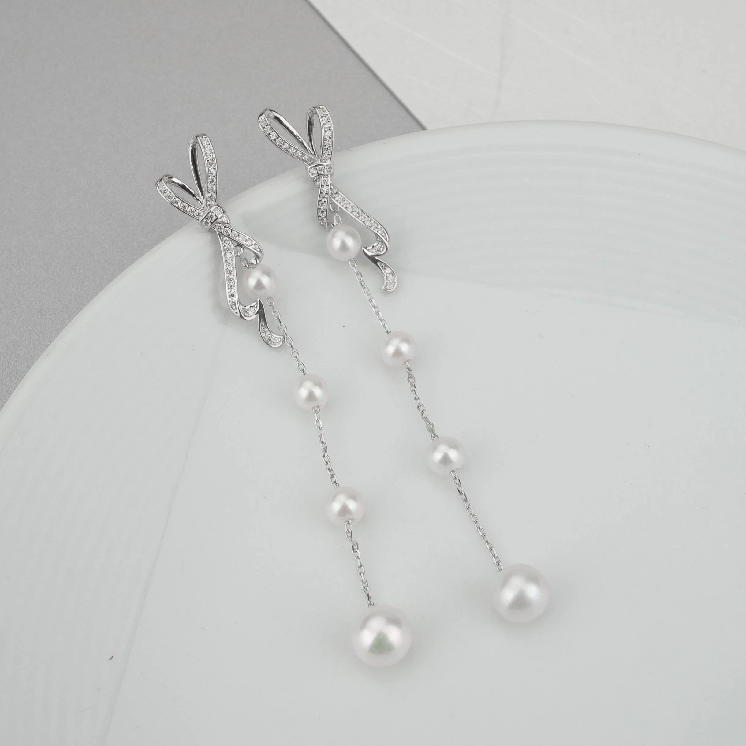 Elegant Freshwater Pearl Earrings WE00160