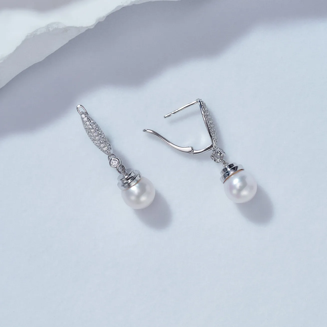 Elegant Freshwater Pearl Earrings WE00209