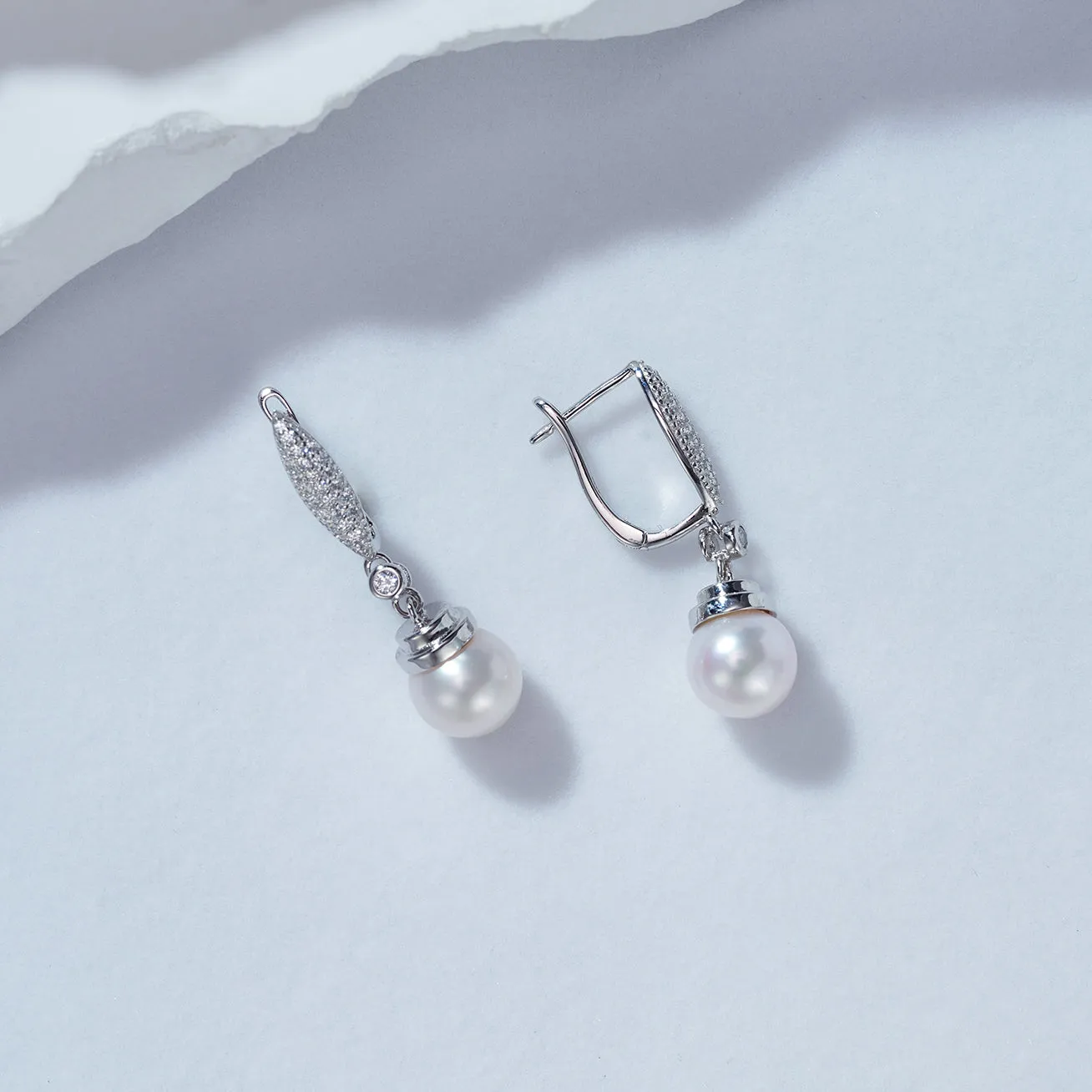 Elegant Freshwater Pearl Earrings WE00209