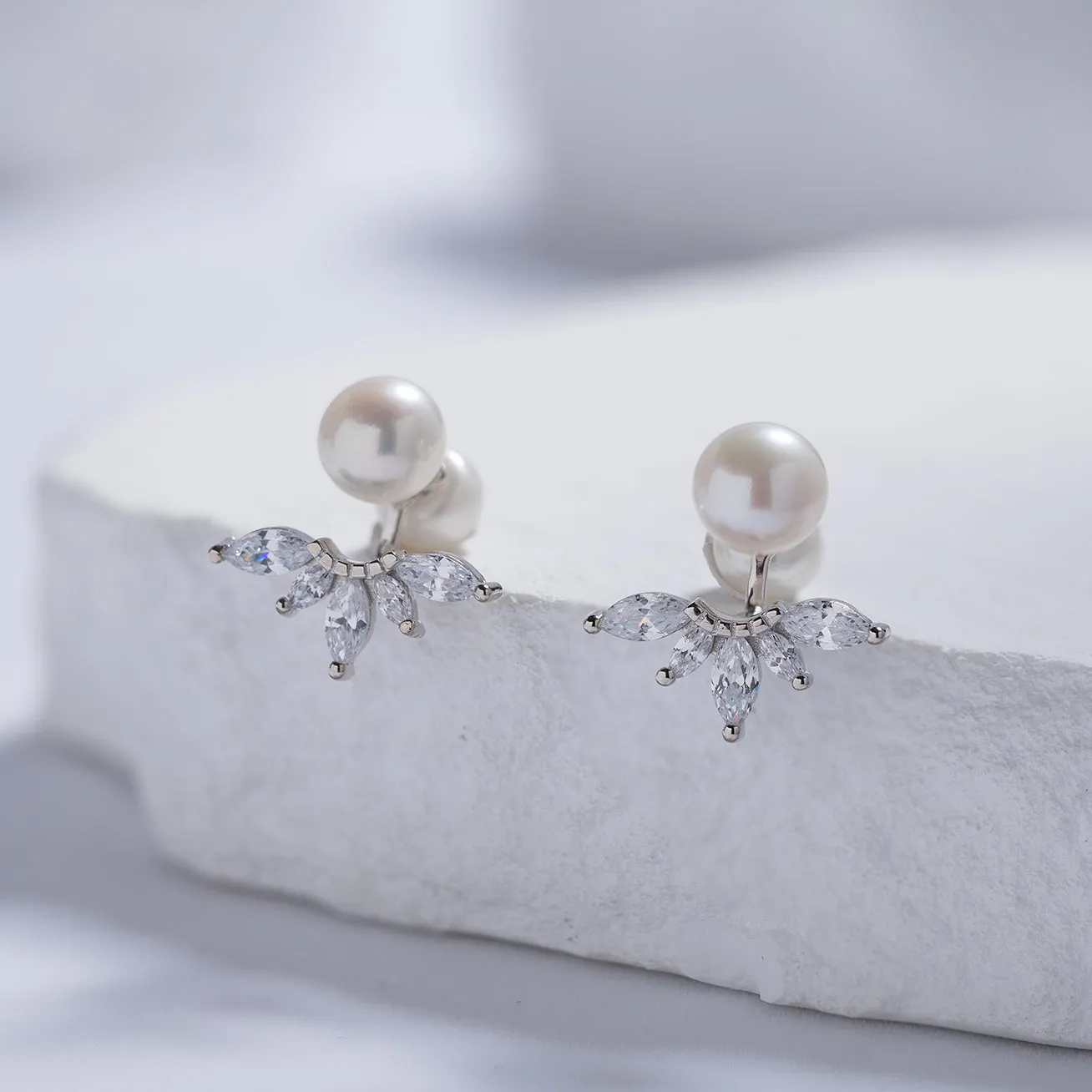 Elegant Freshwater Pearl Earrings WE00250