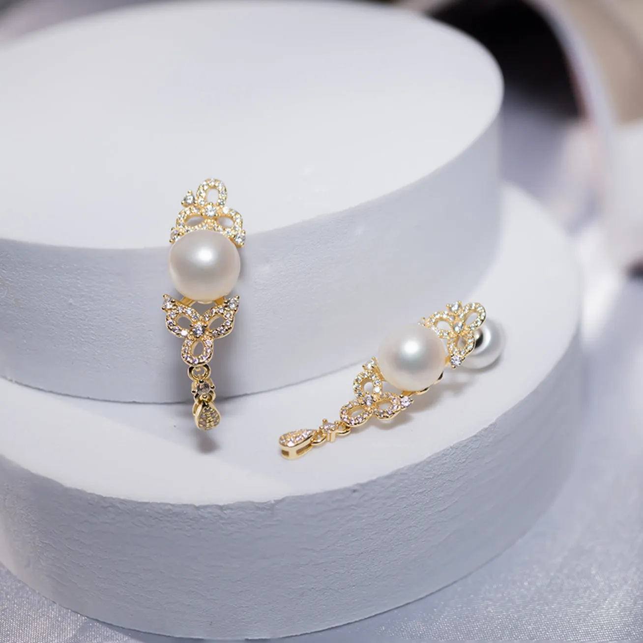 Elegant Freshwater Pearl Earrings WE00262