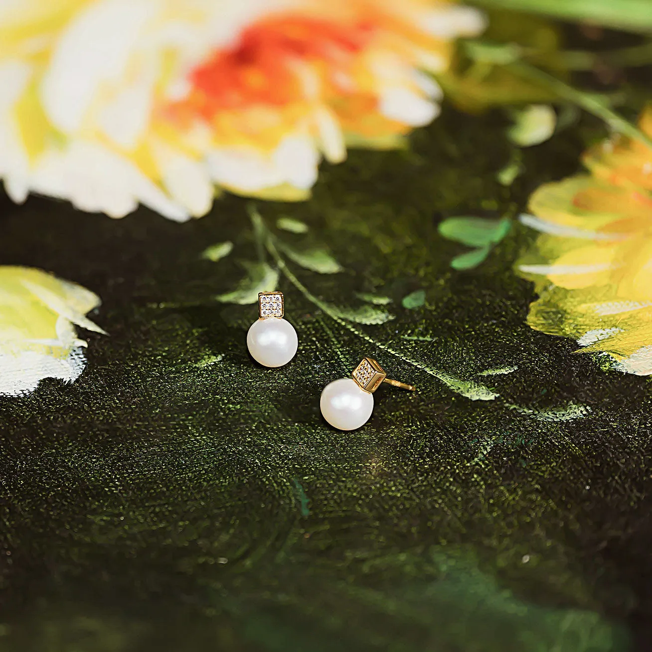 Elegant Freshwater Pearl Earrings WE00283