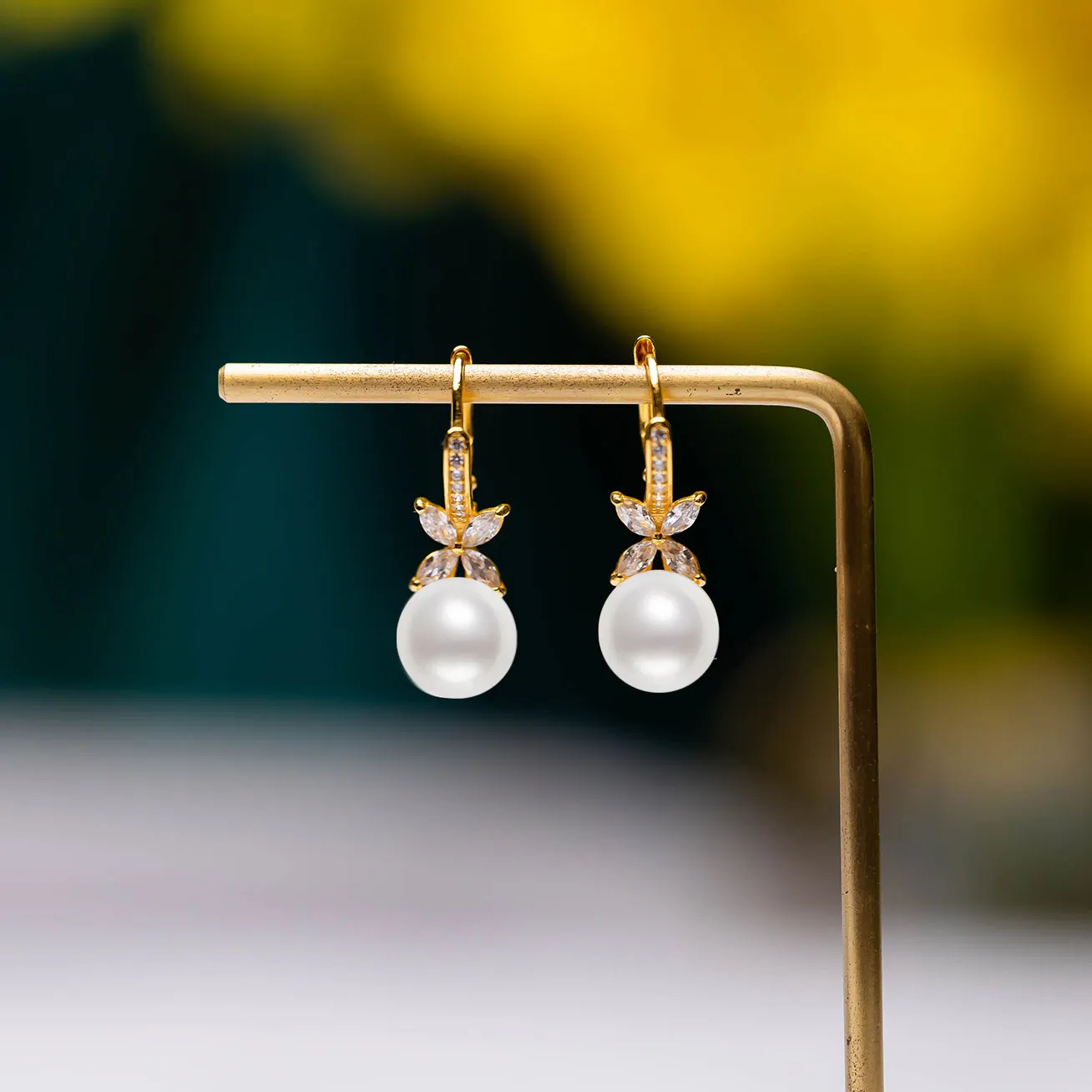 Elegant Freshwater Pearl Earrings WE00329 | EVERLEAF