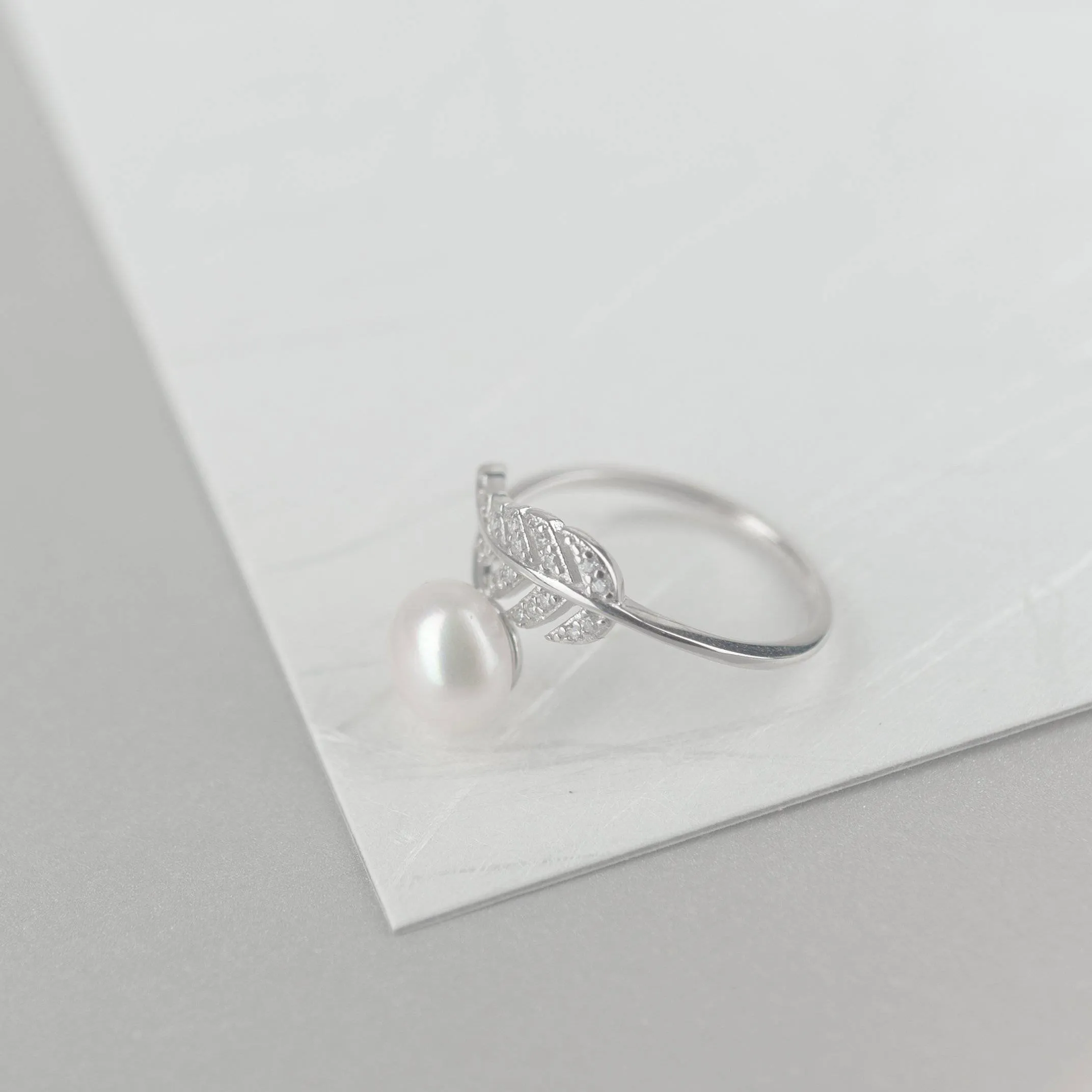 Elegant Freshwater Pearl Ring WR00029 | GARDENS