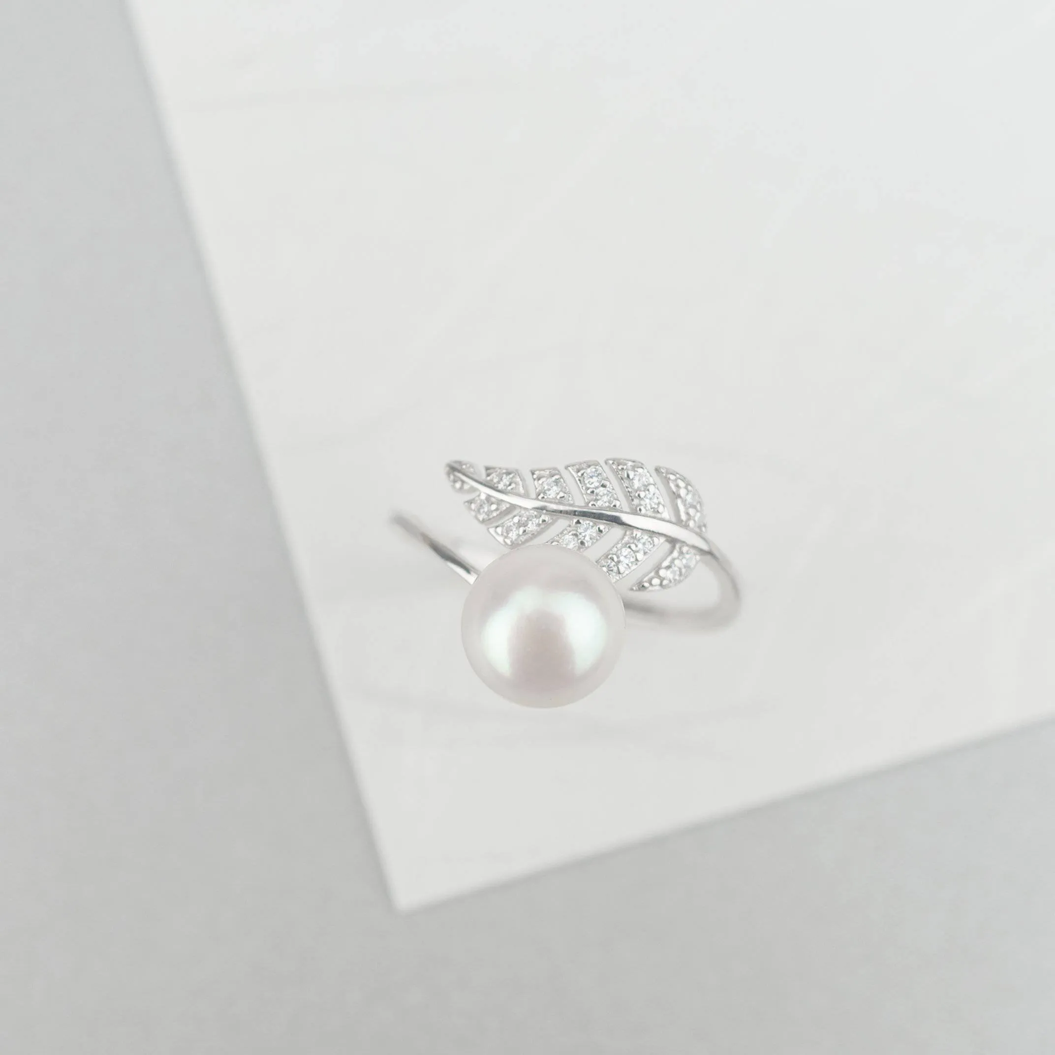 Elegant Freshwater Pearl Ring WR00029 | GARDENS