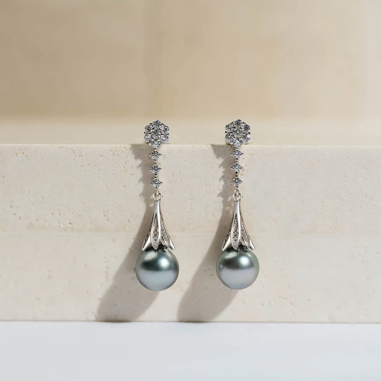 Elegant Tahitian Pearl Earrings WE00415