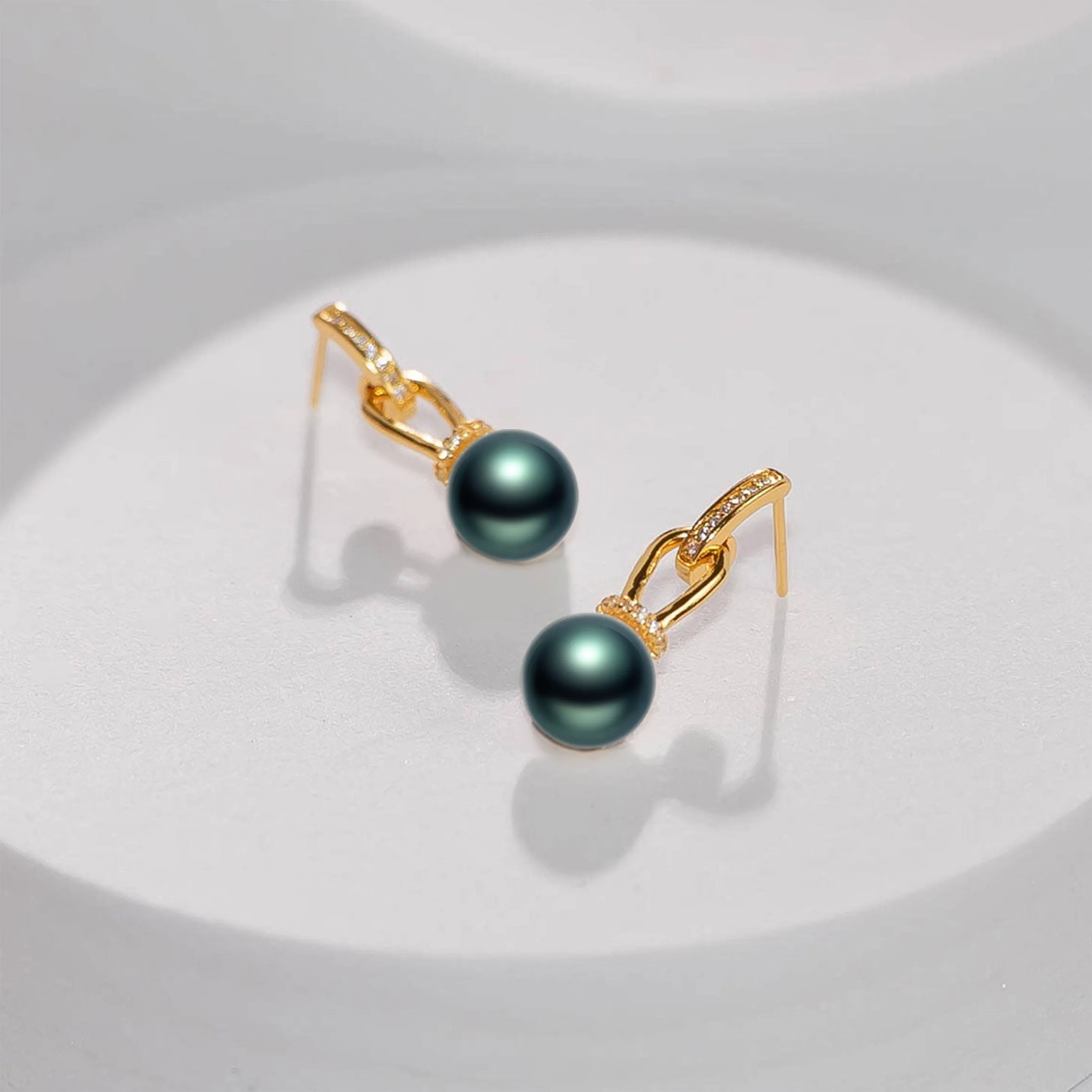 Elegant Tahitian Saltwater Pearl Earrings WE00404