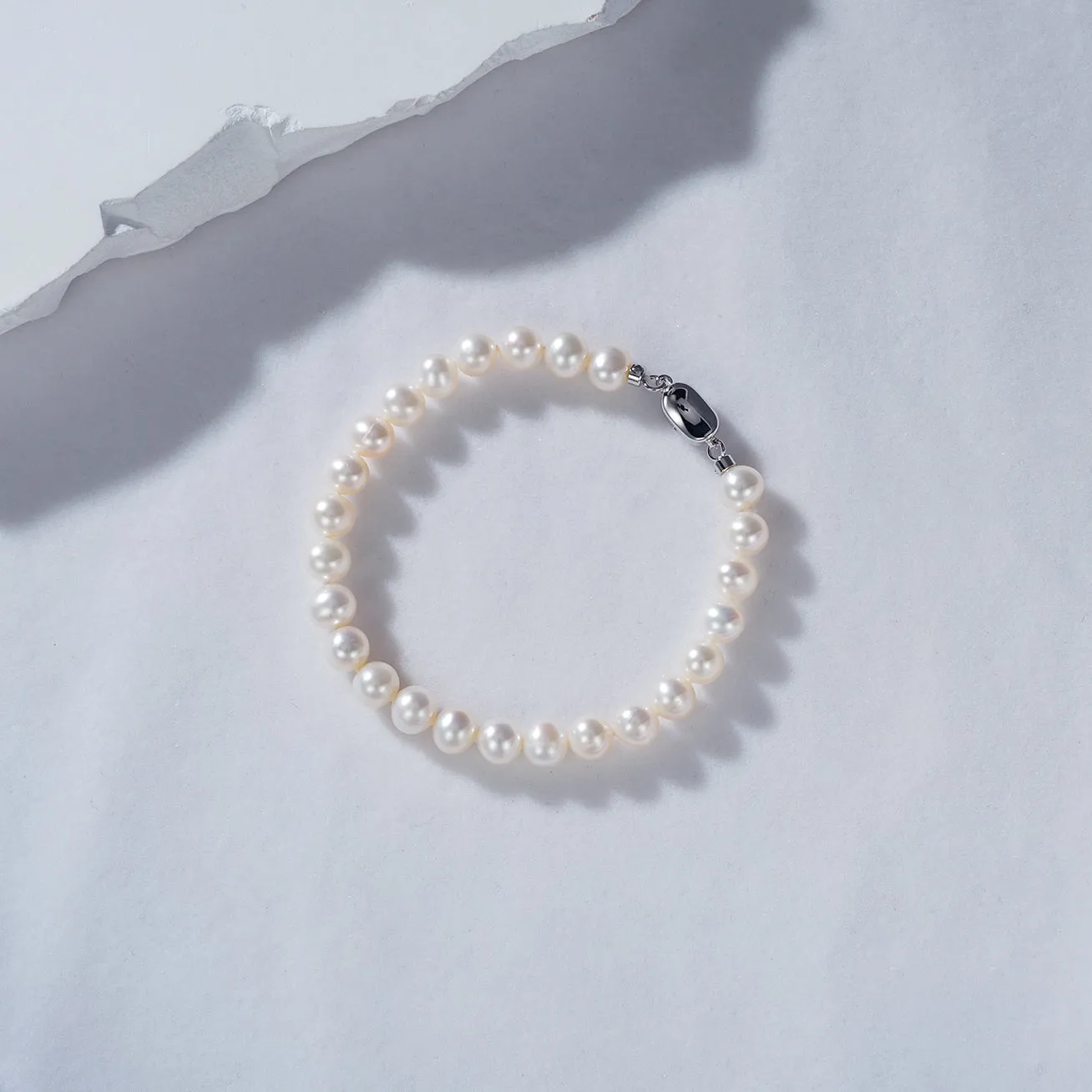 Elegant White Freshwater Pearl Bracelet WB00241