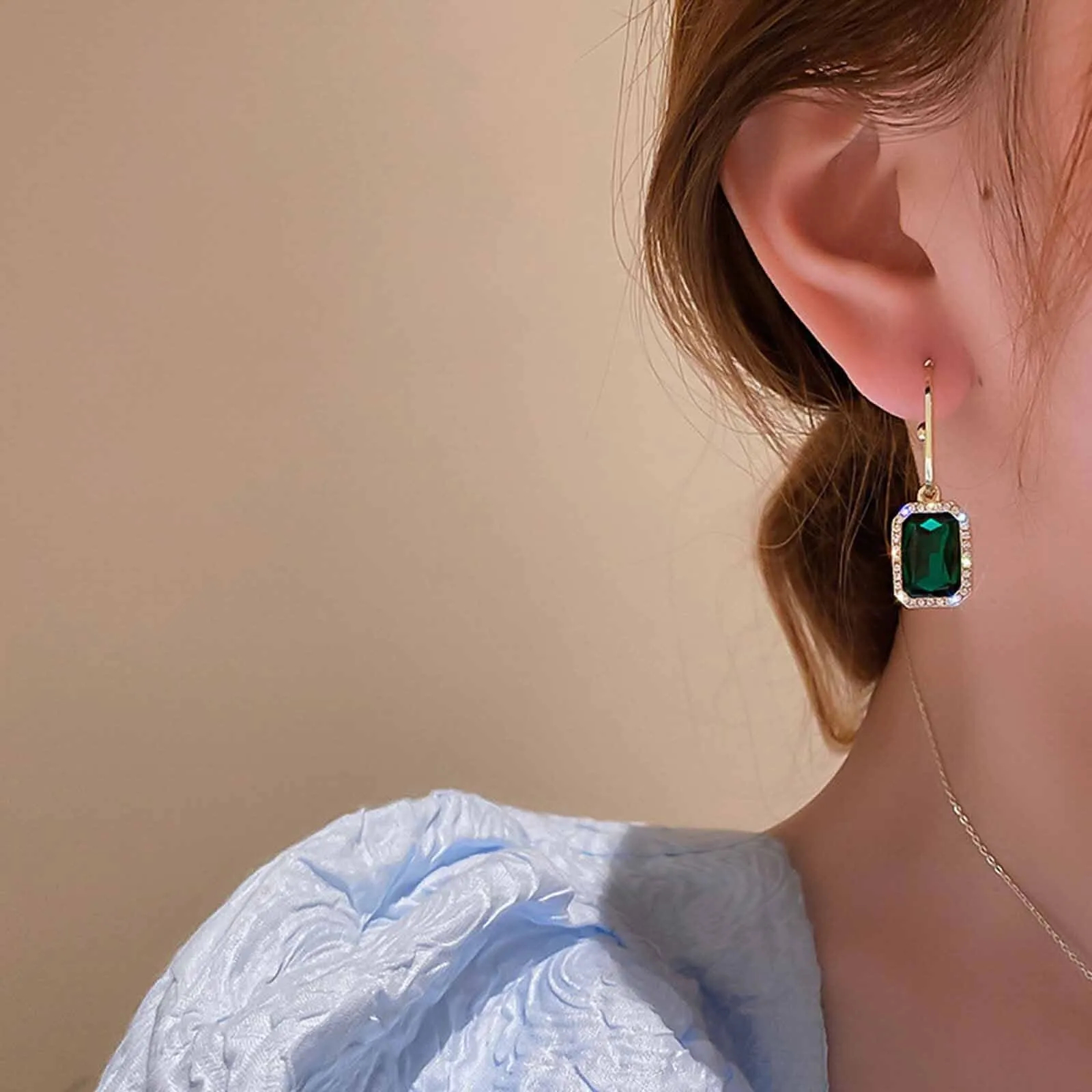 Luxury Exquisite Emerald Earrings