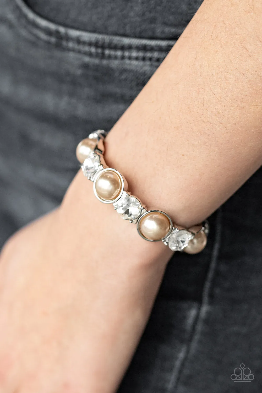 Paparazzi Bracelet ~ Elegant Entertainment - Brown Pearl Bracelet