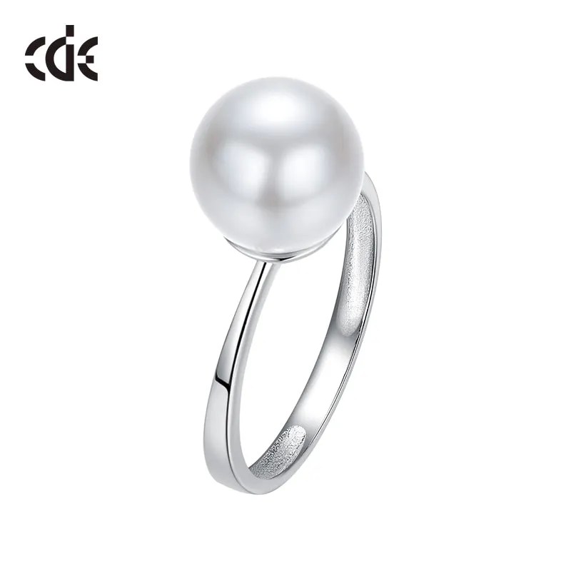 Sterling silver elegant white pearl ring